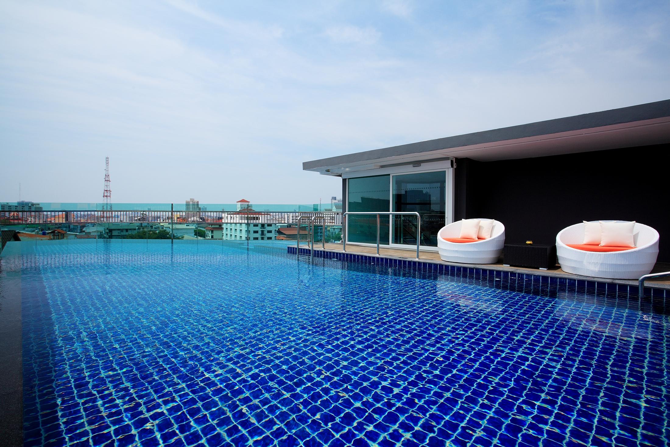 De Mandarin Nova Express Pattaya Hotel Esterno foto
